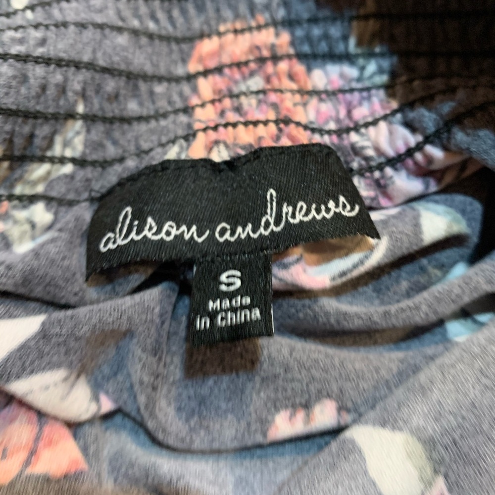 Floral off the shoulder shirt size small - Picture 3 of 7